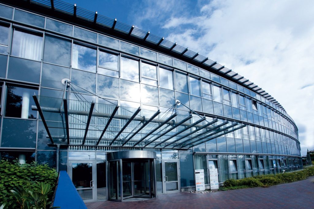 BAS1703_PR_Annual_Report_2016_Building_rgb_online